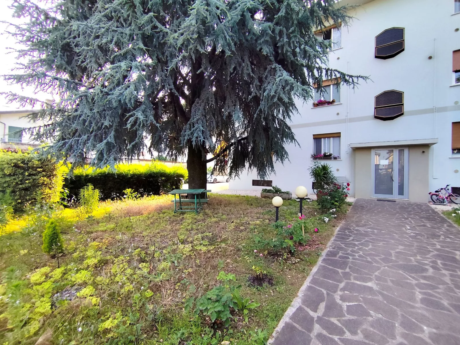 Komfort auf der Bergseite bei Holiday World-Outside