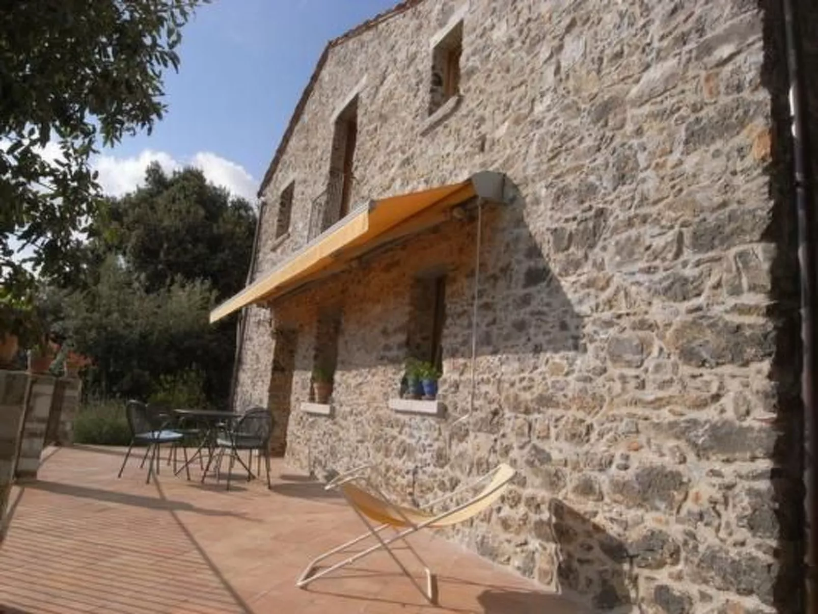 Natursteinhaus mit Panoramablick zum Meer