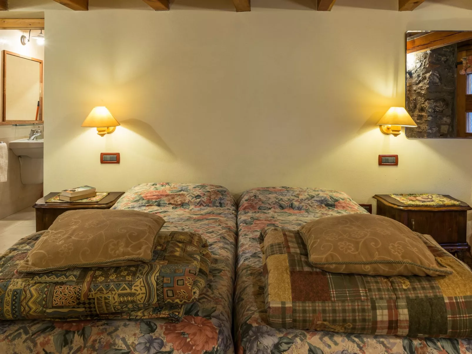 Dreistöckiges Apartment in einem historischen Gebäude