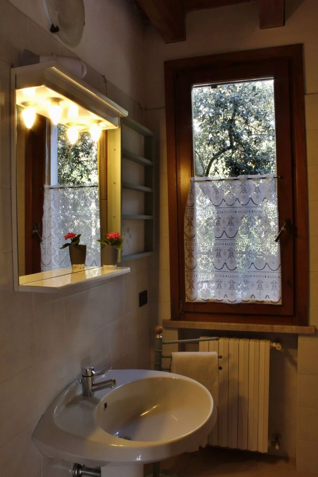 Das Landgut "Corte Canale Virgilio" mit Balkon-Image-tags.info