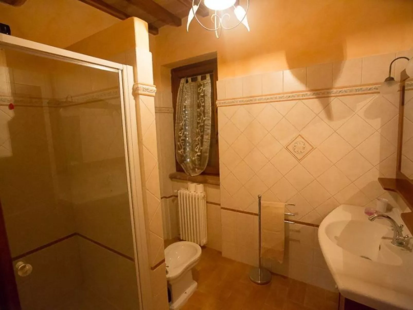 Villa mit privatem Pool zwischen Umbrien und der Toskana-Dedans