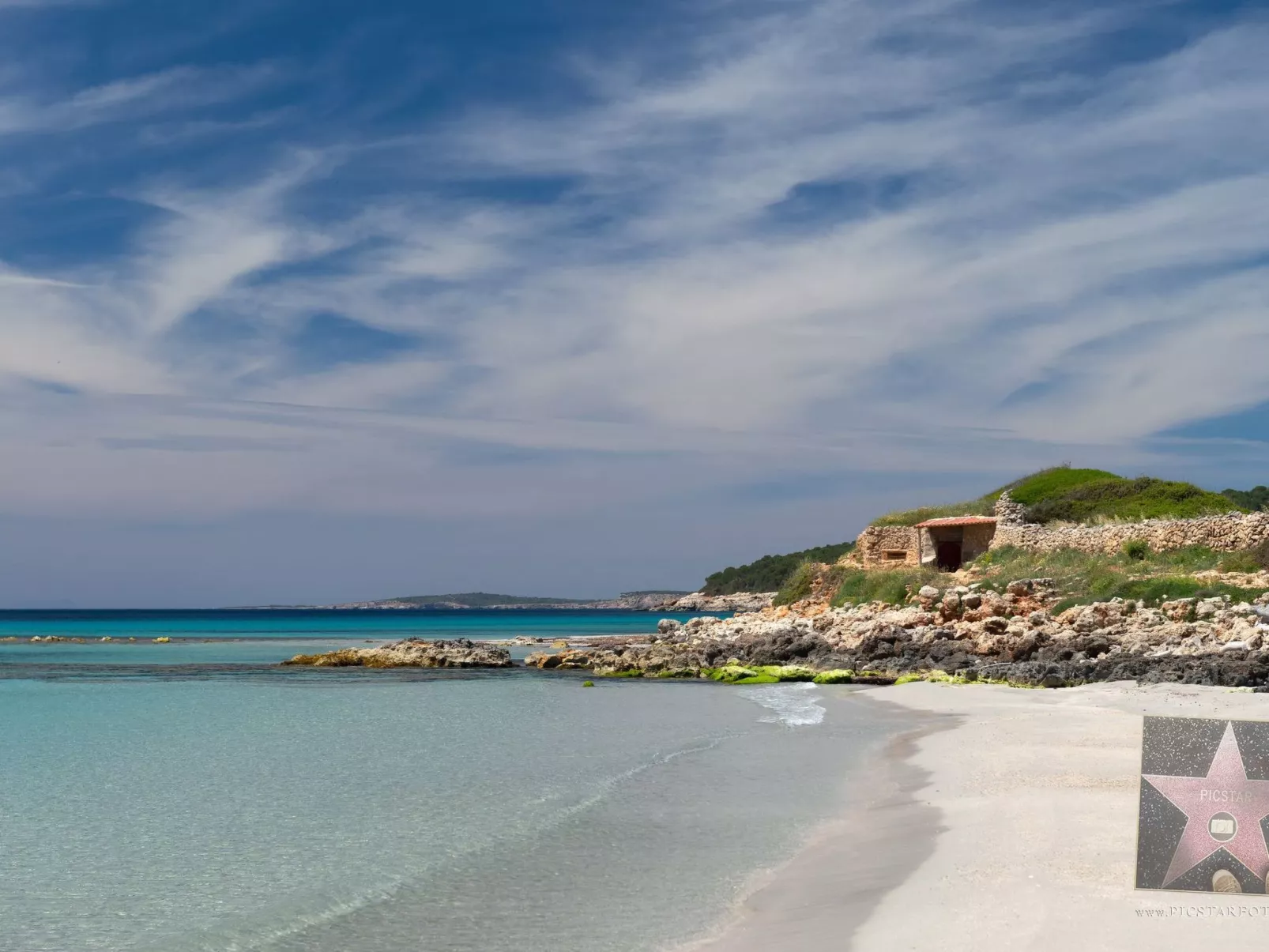 Villa Lucia mit Meerblick und Pool in Santo Tomas