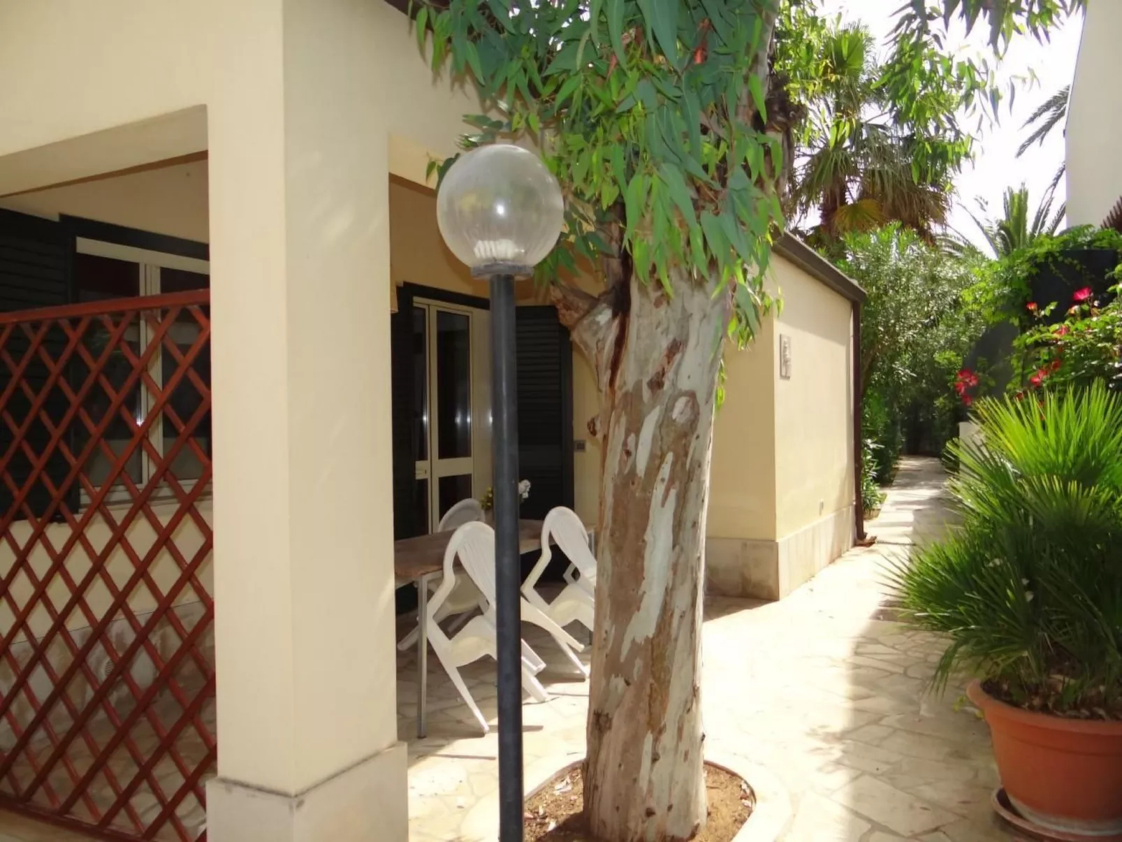 Schöner zentraler Bungalow direkt am Sandstrand auf Sizilien