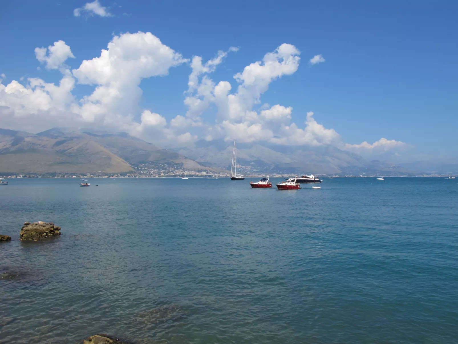 Domhaus mit Blick auf den Golf von Gaeta-Environnement