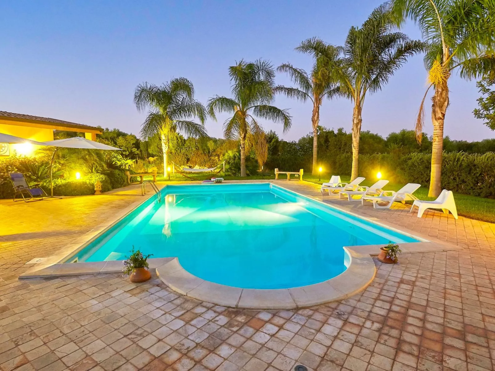 In Castelvetrano mit Gepflegtem Garten-Outside