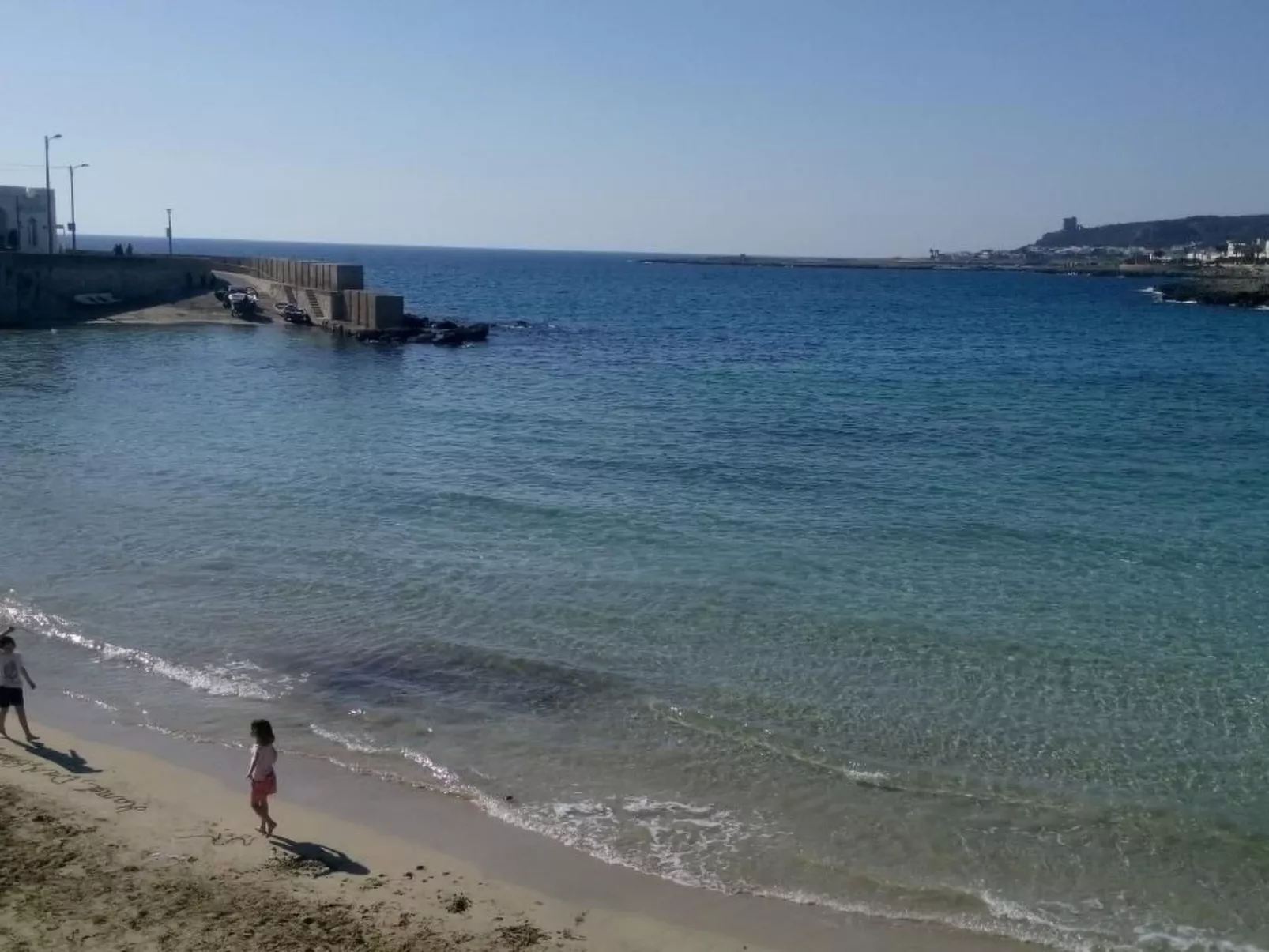 Wohnung in einer Residenz, nur wenige Meter vom Meer entfernt-Draußen