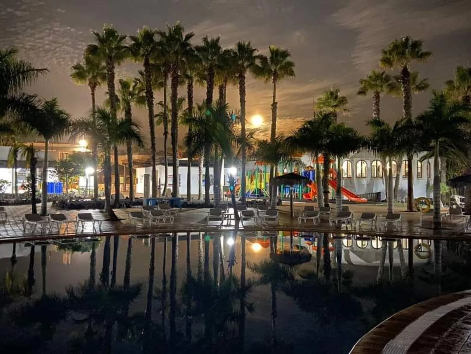 Private Ferienwohnung Oasis Duna-Outside