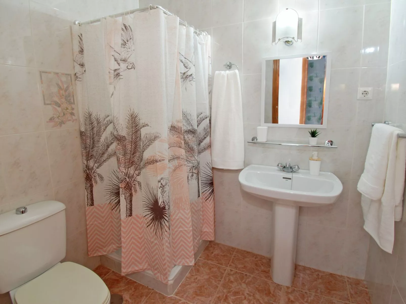 Finca auf einem eingezäunten Grundstück-Dedans