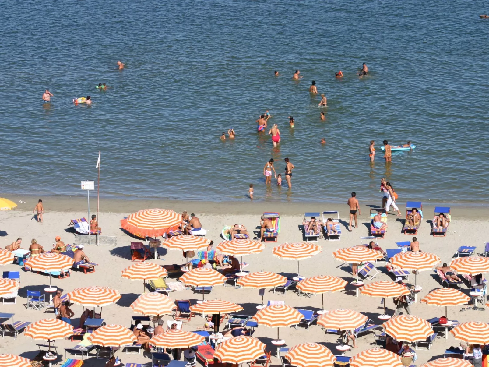 Vier-Zimmer-Villa, vertikal, 2 Bäder