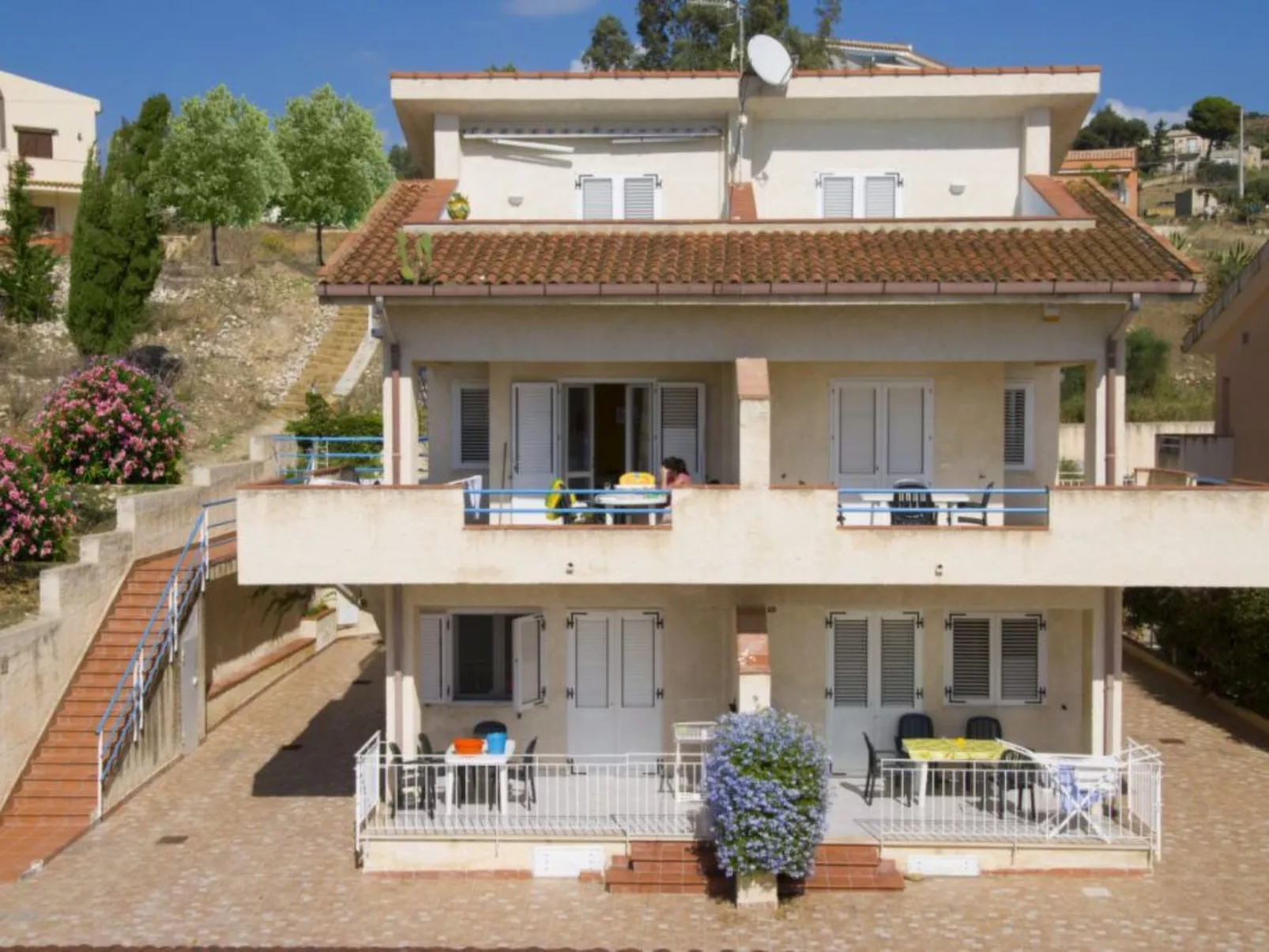 Ruhige Ferienwohnung in Sciacca mit Grill und Terrasse und Meerblick