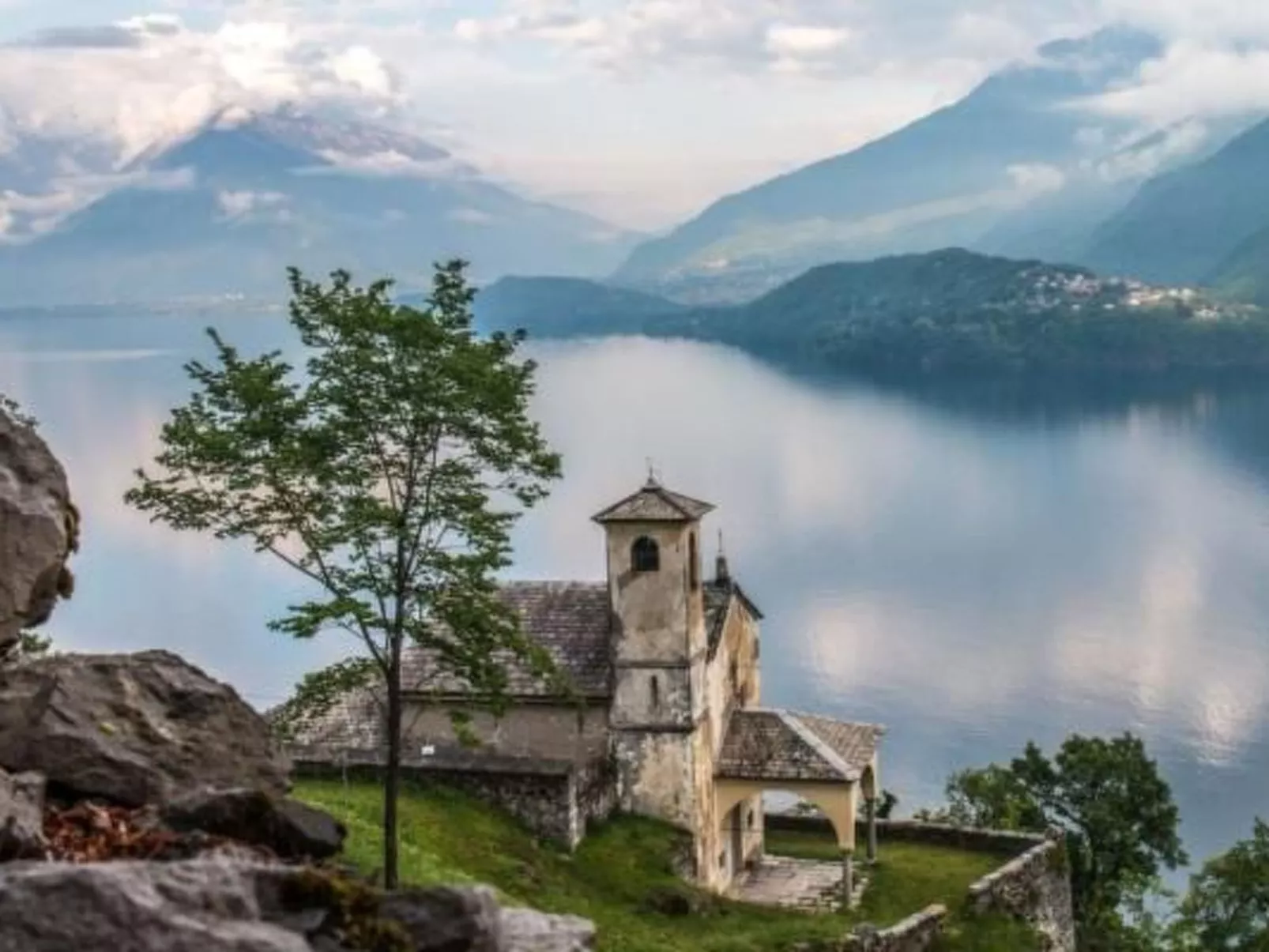 Zwei-Zimmer-Wohnung mit Parkplatz in der Nähe des Strandes