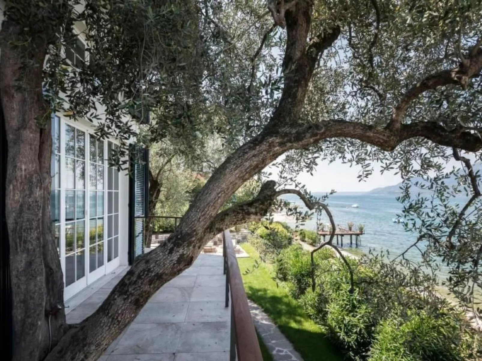 Luxusvilla am Gardasee mit privatem Badesteg