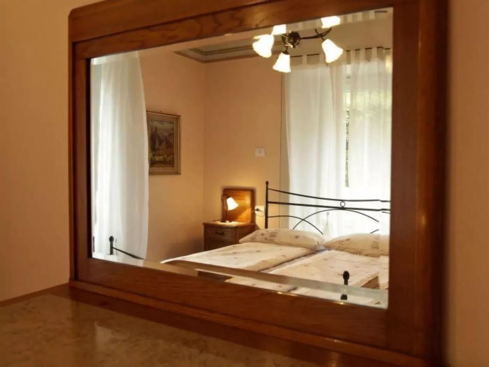 Jugendstilvilla mit Blick auf den Comer See-Inside