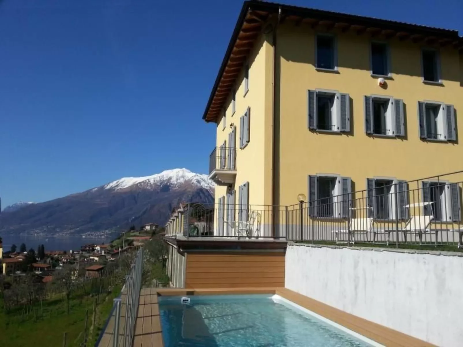 Ferienvilla 'Perla del Lago' mit privatem Pool-Dehors