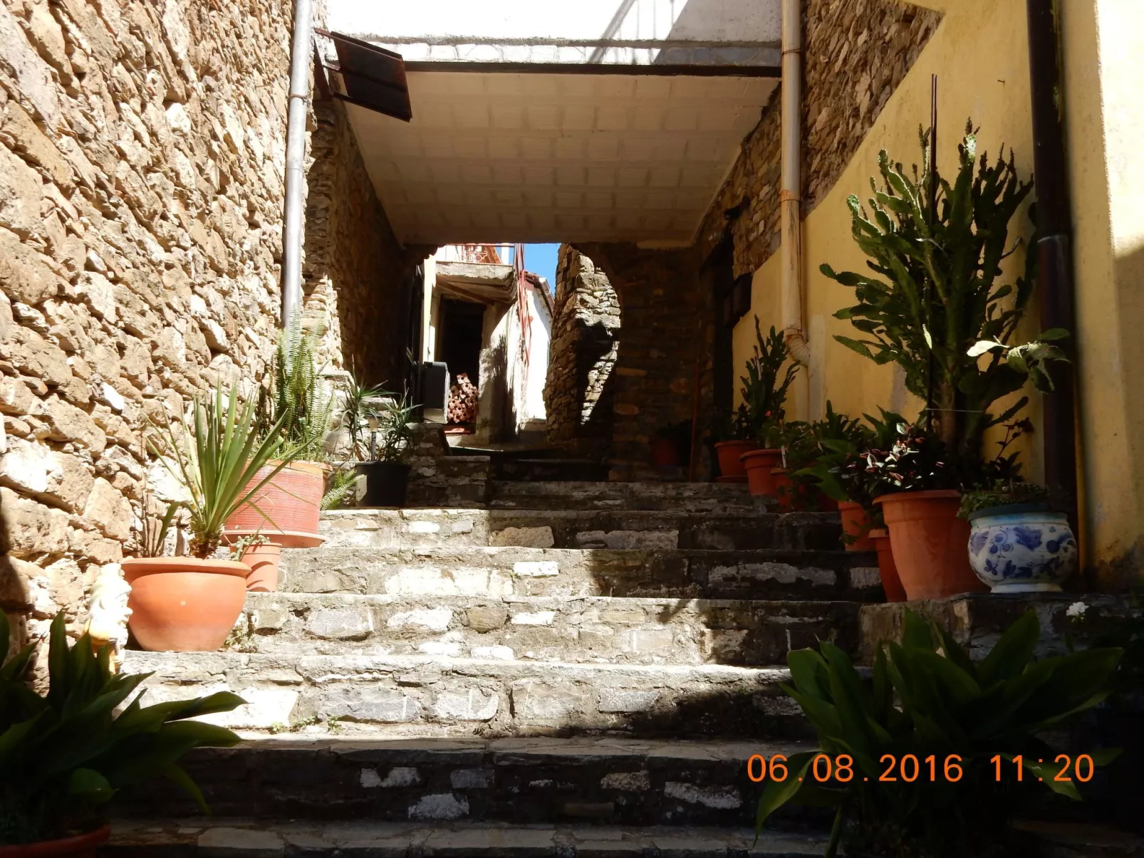 Schönes Ferienhaus mit Garten und Whirlpool-Draußen