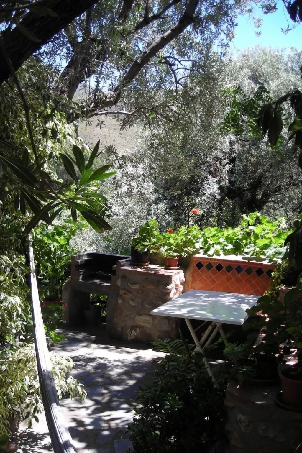 Gemütliches Ferienhaus in Tíjola mit Grill, Garten und Terrasse-Dehors