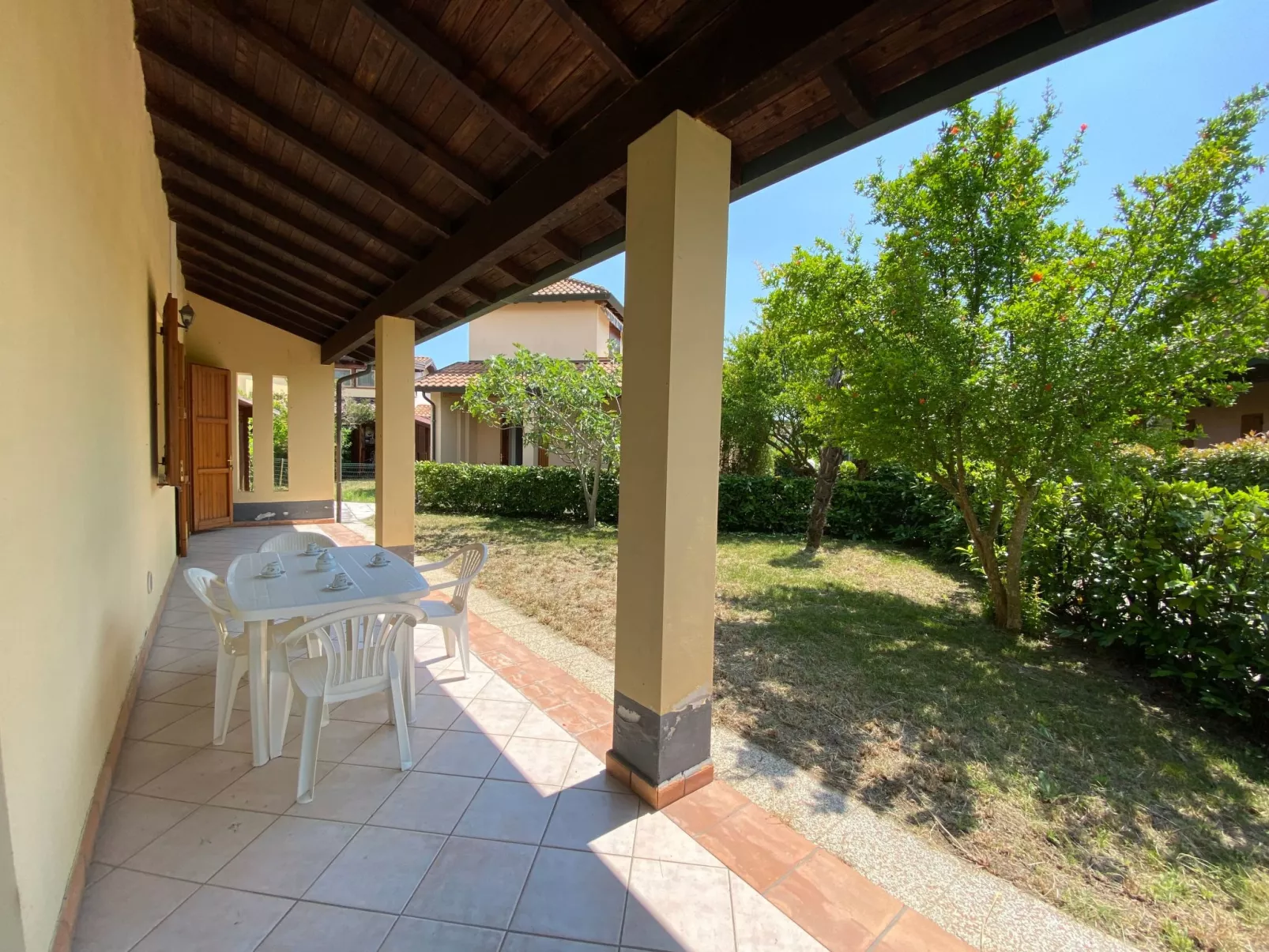 Elegantes Haupthaus, großer Garten, 2 Klima