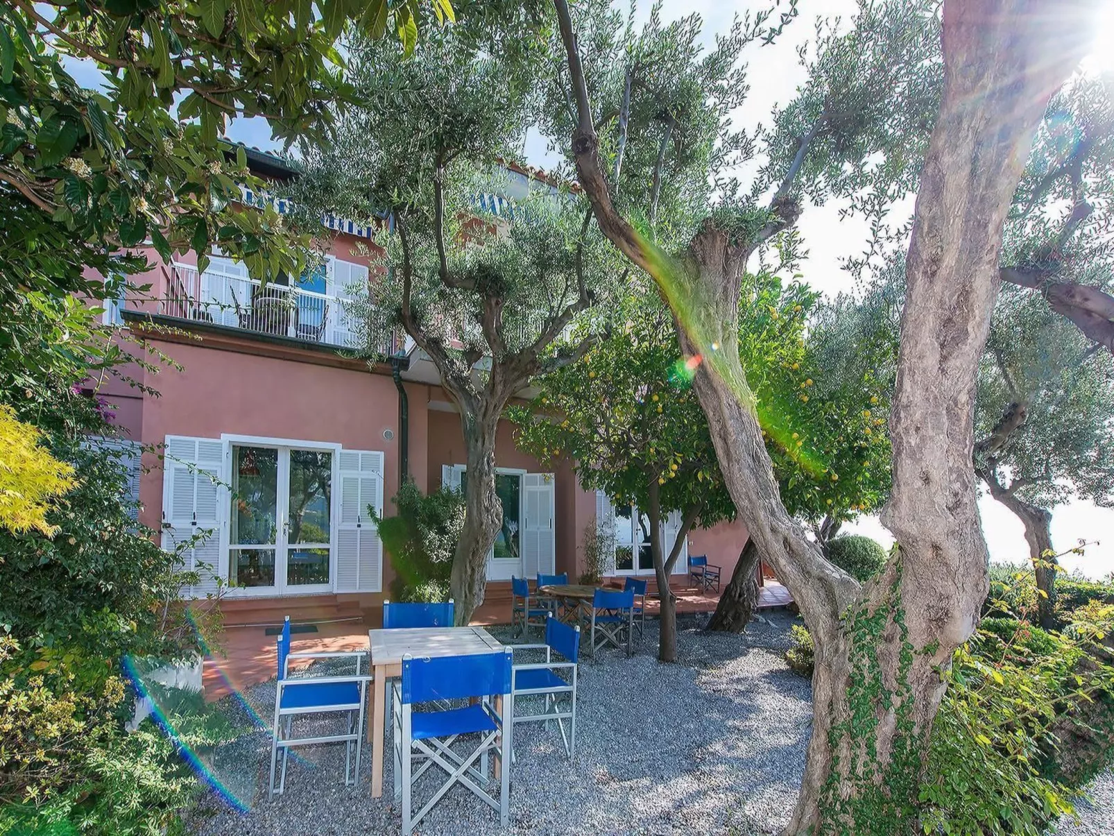 Einzimmerwohnung mit Panoramablick im Erdgeschoss-Image-tags.info