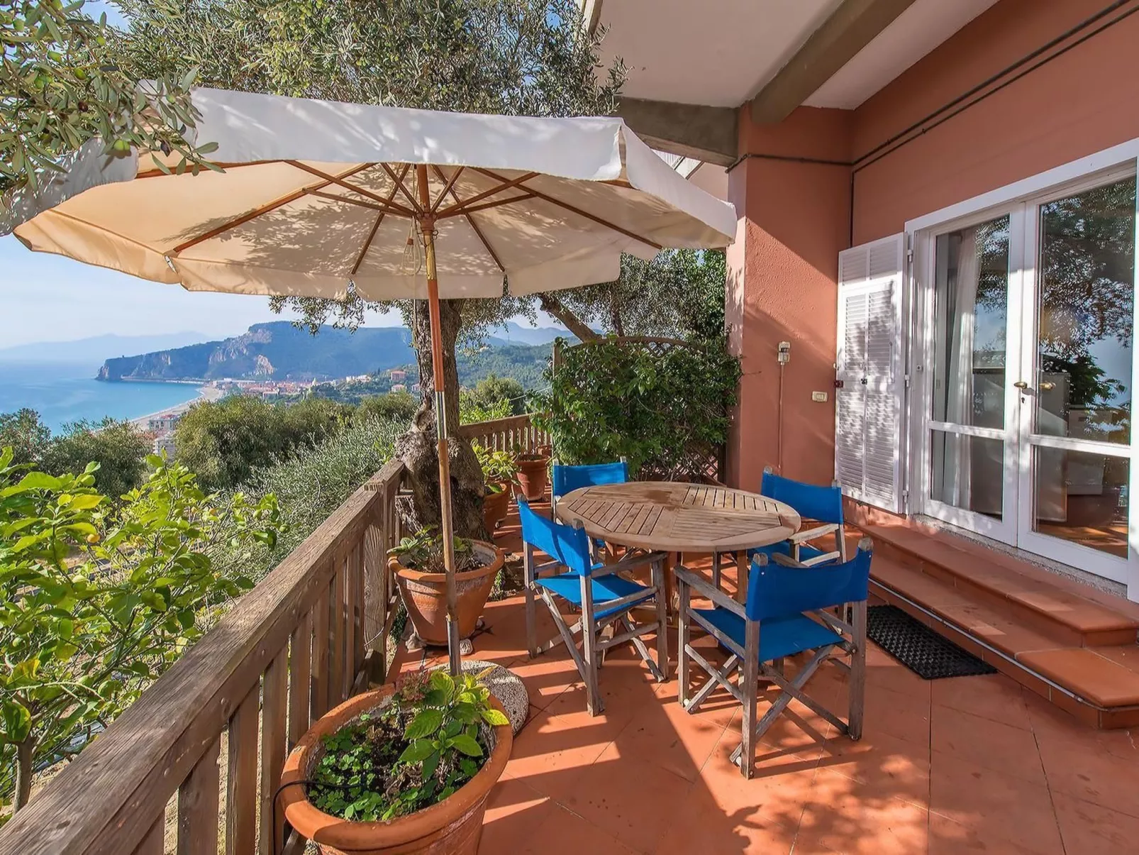 Wohnung mit Parkplatz und Panoramablick-Outside