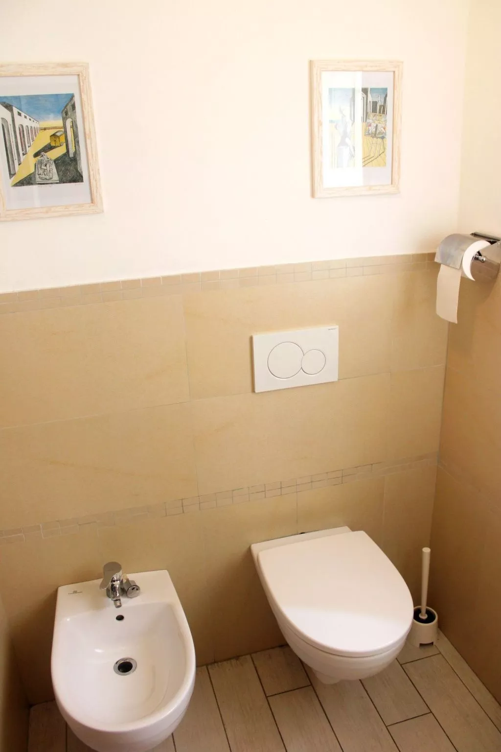 Sehr zentral mit Parkmöglichkeit