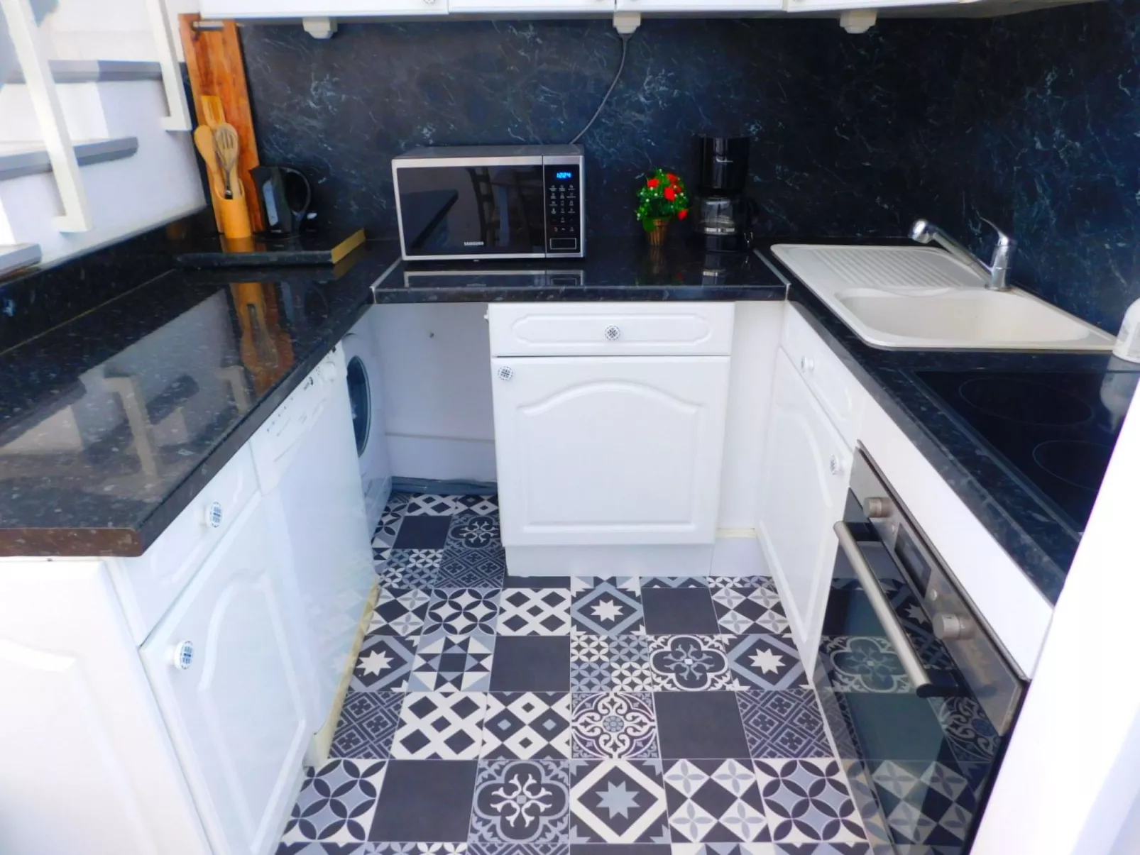 Mit privatem Garten und Terrasse-Image-tags.info