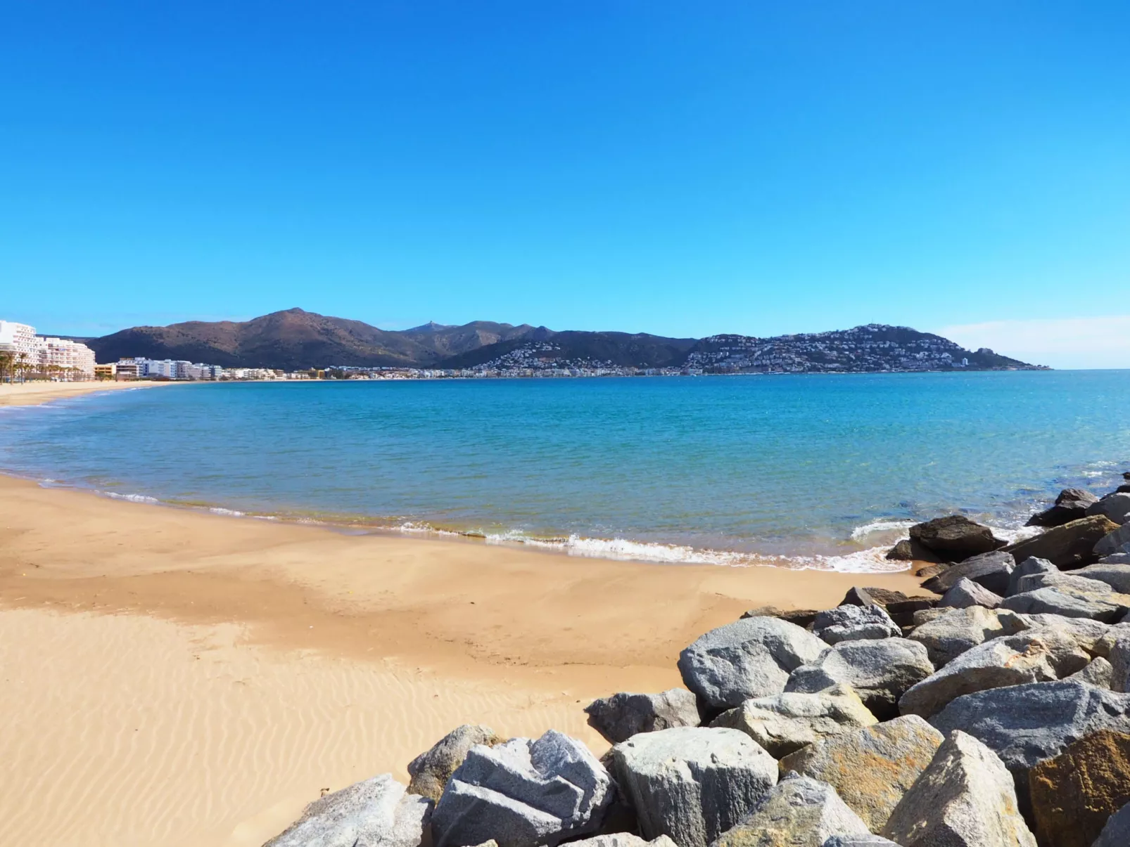 Zimmer mit Parkplatz Roses, Costa Brava-Environnement