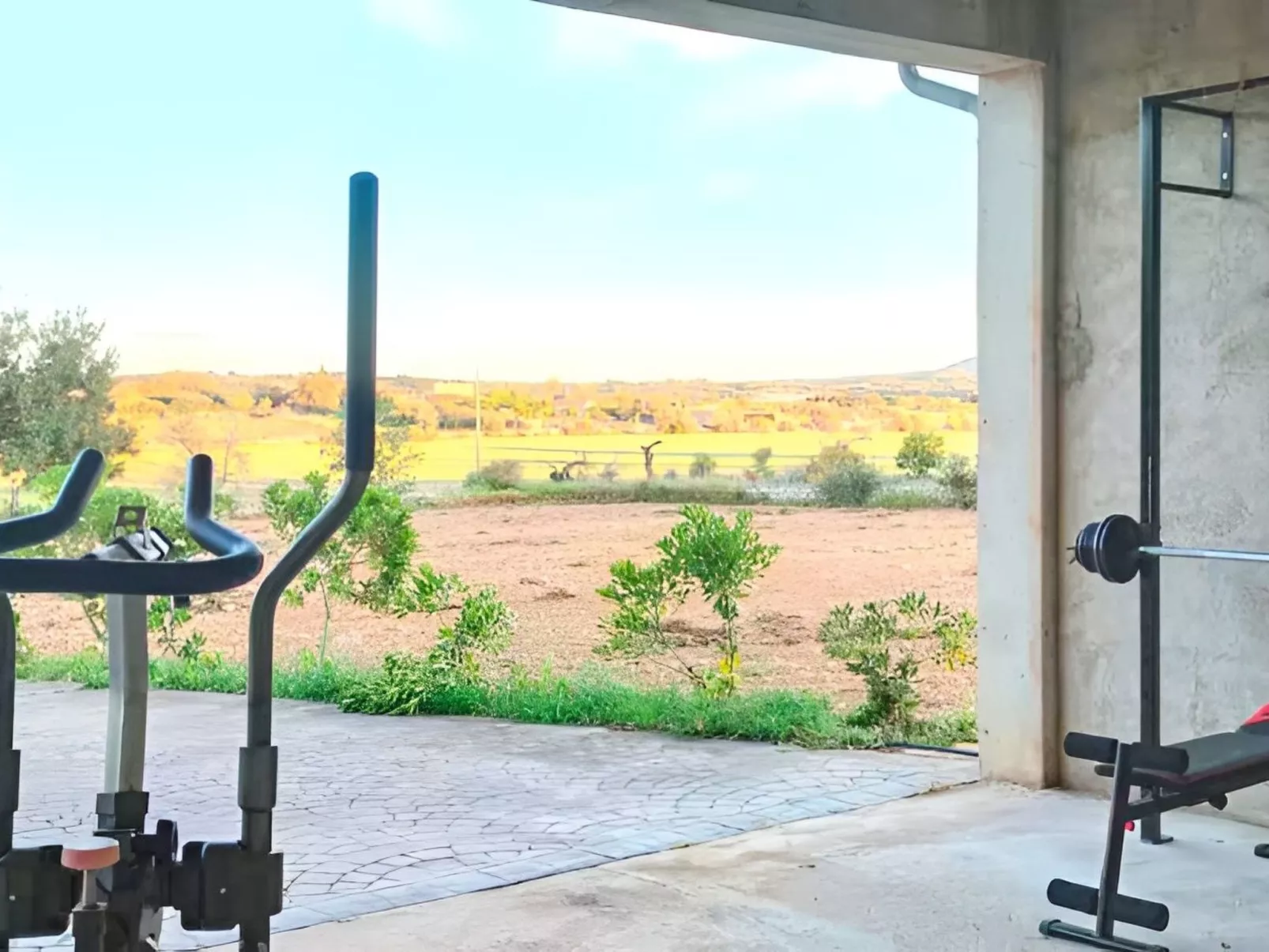 Finca mit großem eingezäunten Pool und Klimaanlage. - Outside