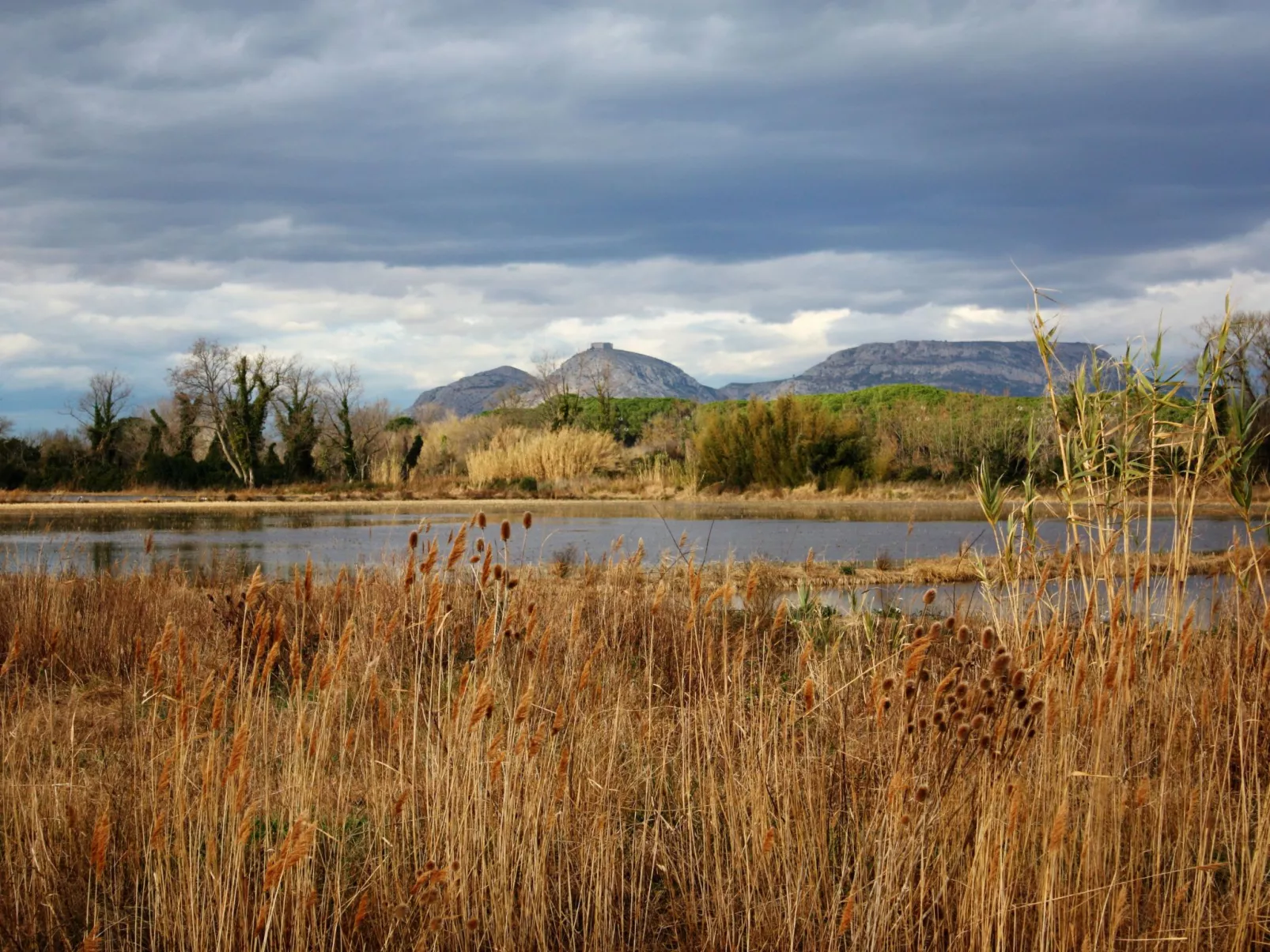 Casa Fluvià mit Gemeinschaftspool-Image-tags.info