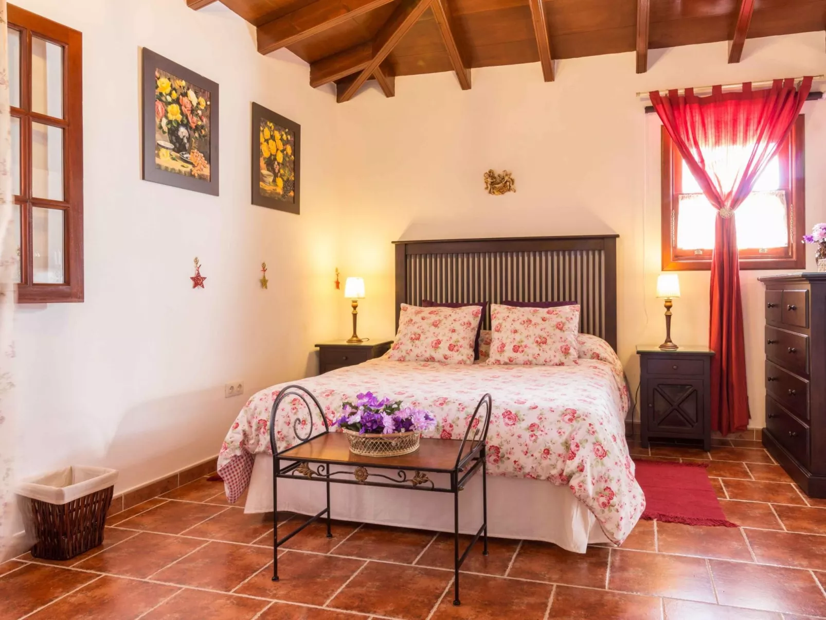 Familienanwesen von 60.000 m2 mit Schwimmbad-Inside