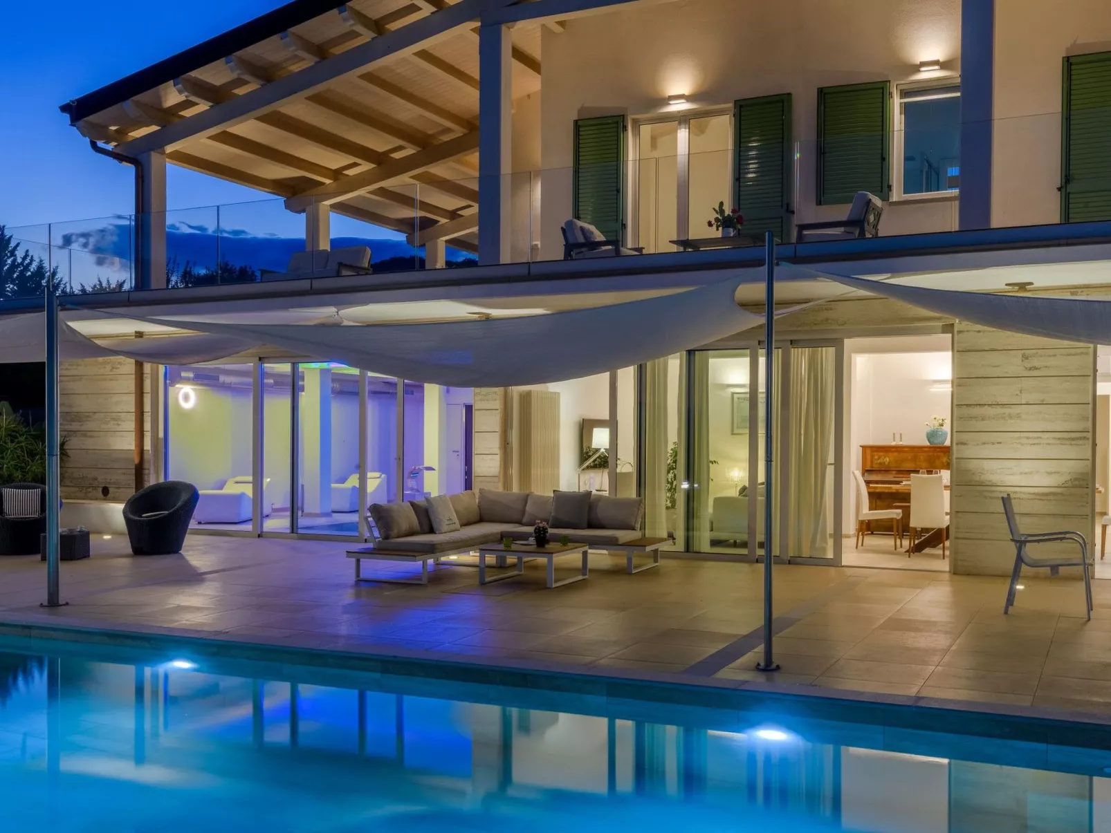 Villa Montefalcone, Außen- und Innenpool