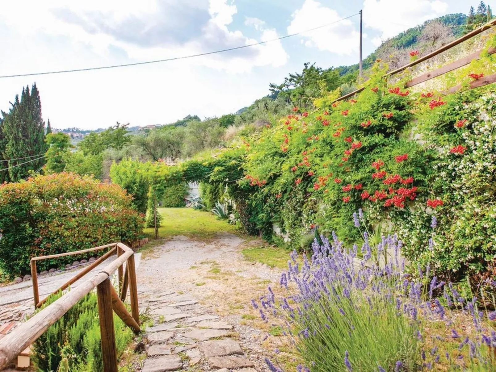 Haus mit Garten, Terrasse, in den Hügeln von Lucca