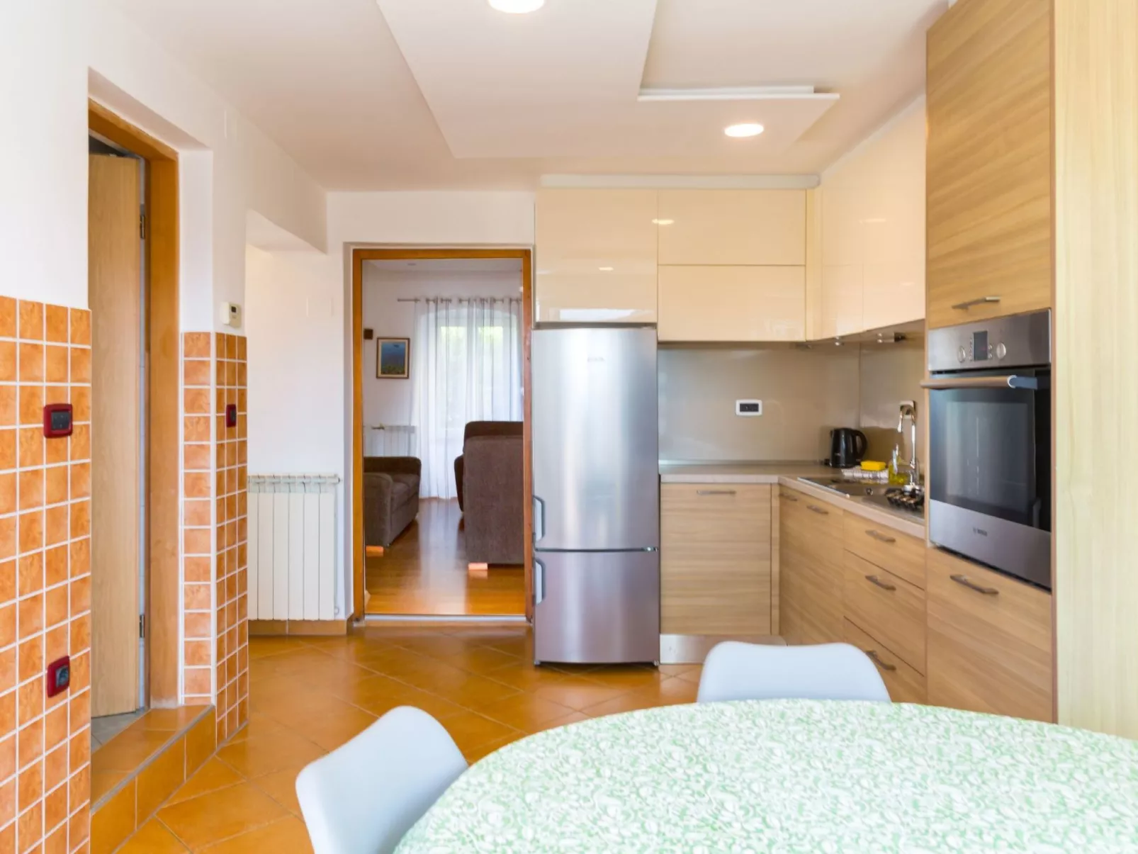 "Luis" mit Privatparkplatz