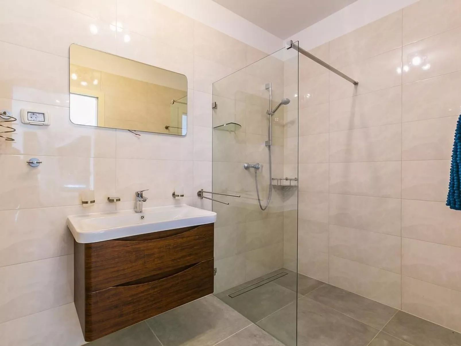 Für 4 Personen ca. 80m, in Medulin-Inside