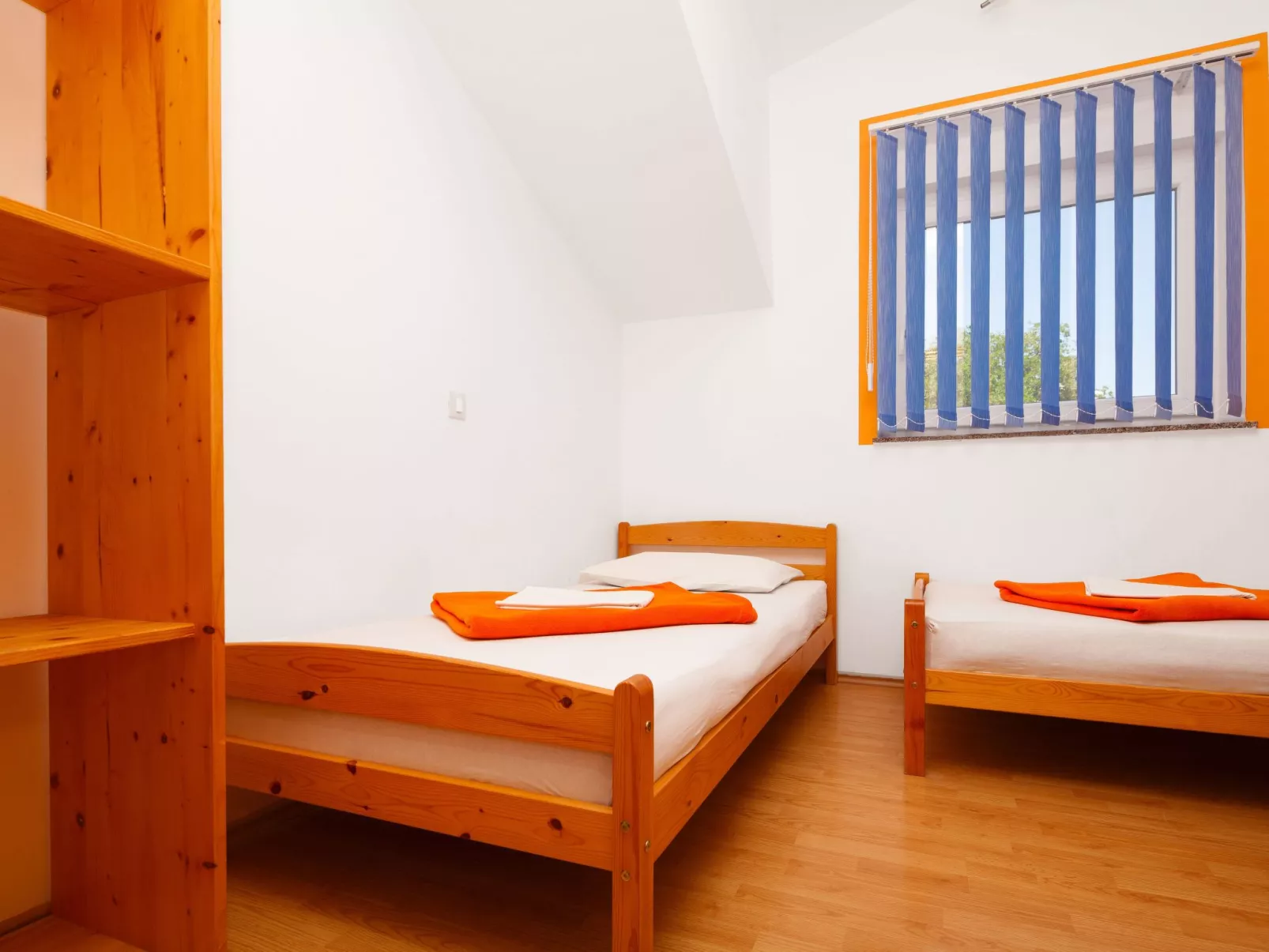 Mit Jacuzzi, Garten und Parkplatz