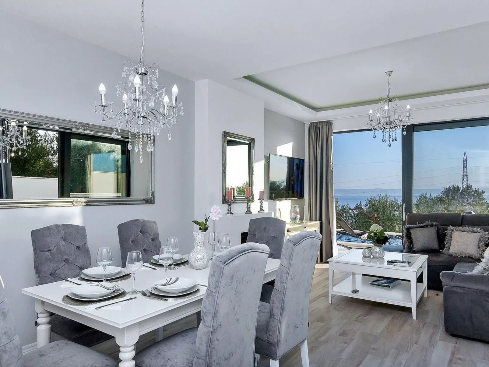 In Makarska mit Schöner Terrasse-Inside