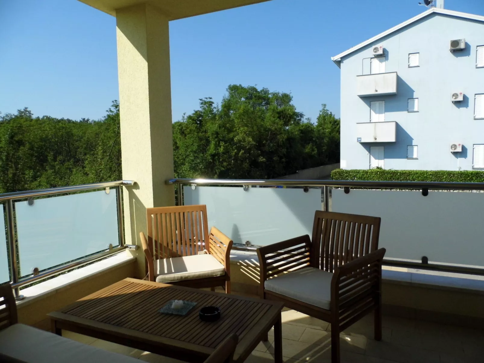 Modernes Apartment mit teilweisem Meerblick