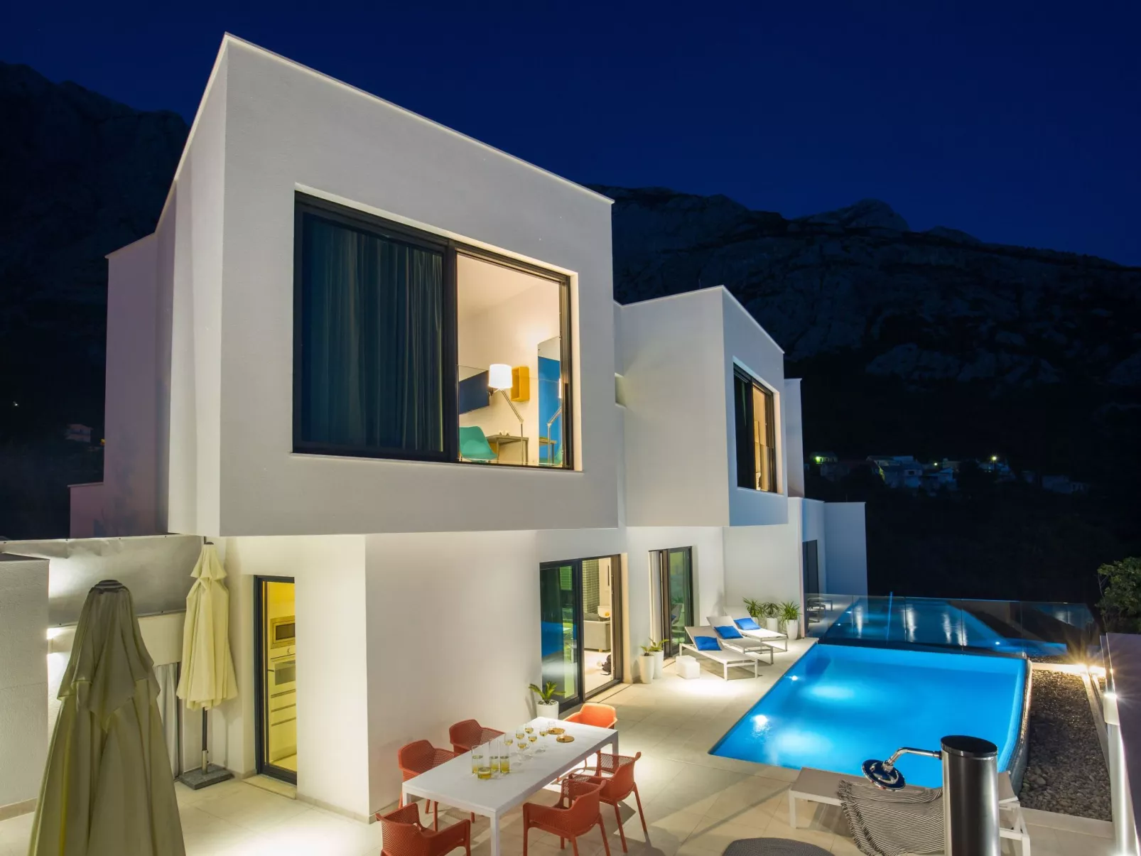 Schöne Villa Zvizdan mit Infinity-Pool