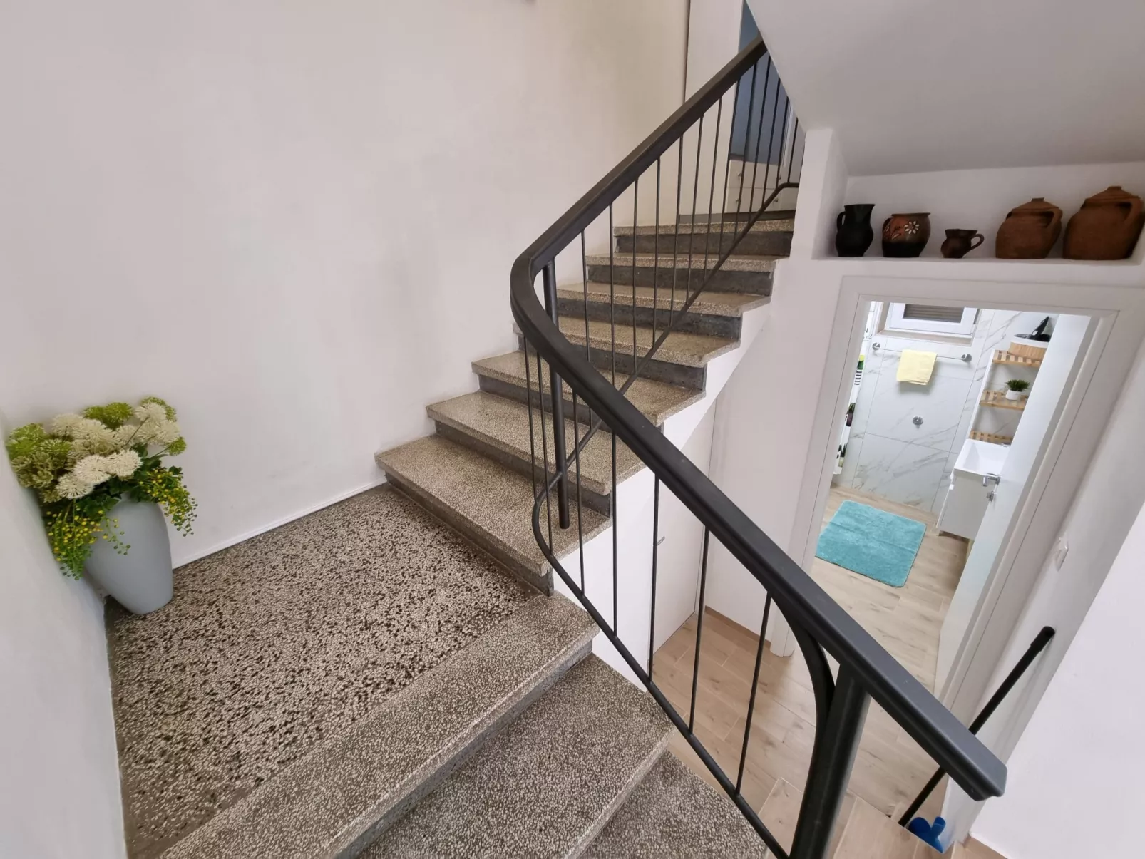 "Bruno" mit Blick auf das Wasser-Image-tags.info