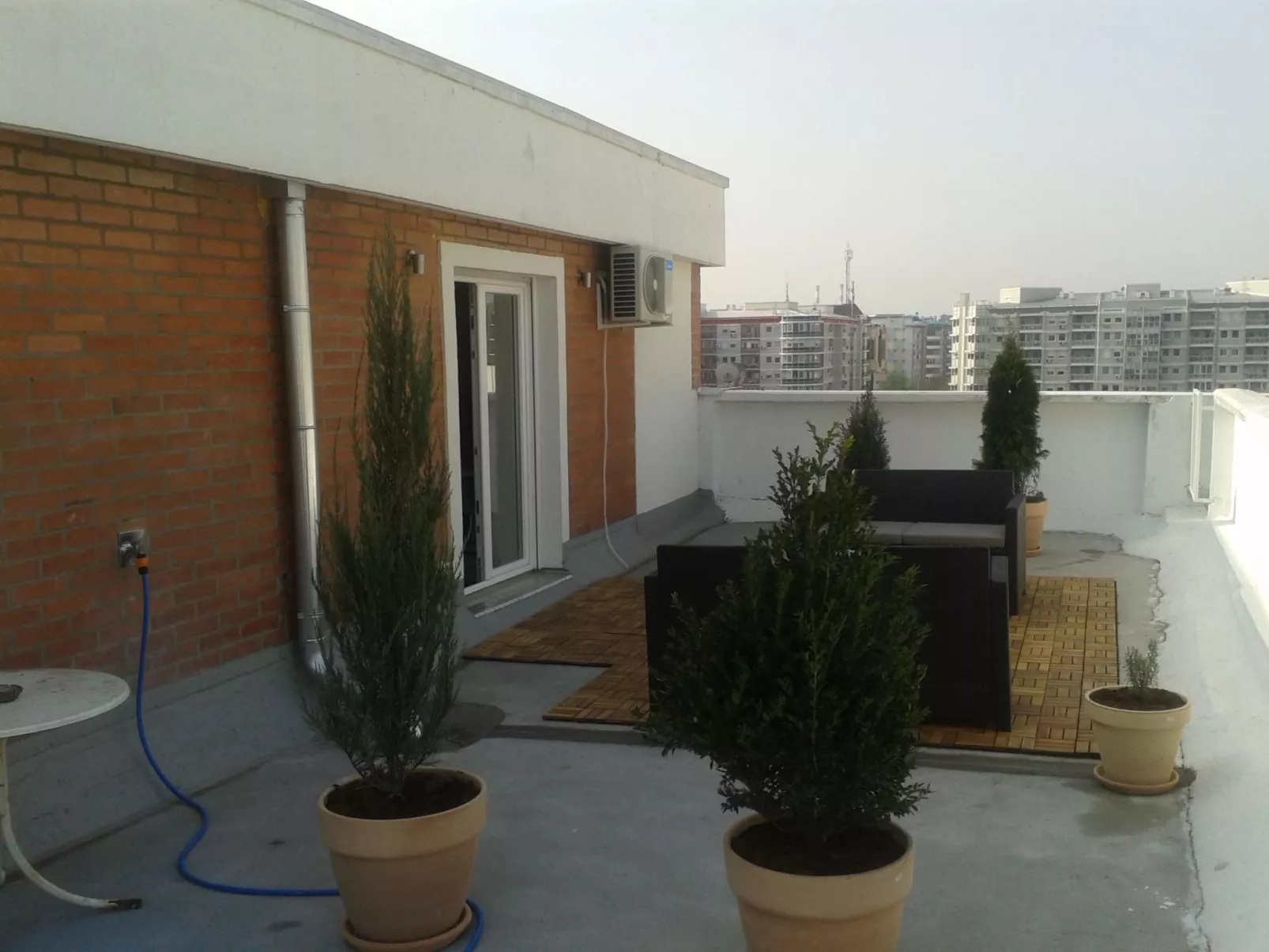 Penthousewohnung mit großer Terrasse in zentraler Lage - Draußen