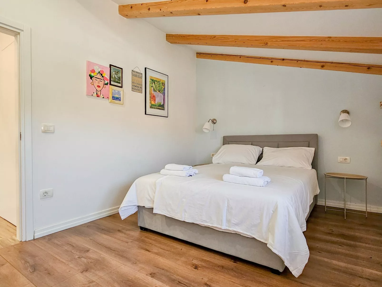 "Lara A4" mit Balkon-Inside