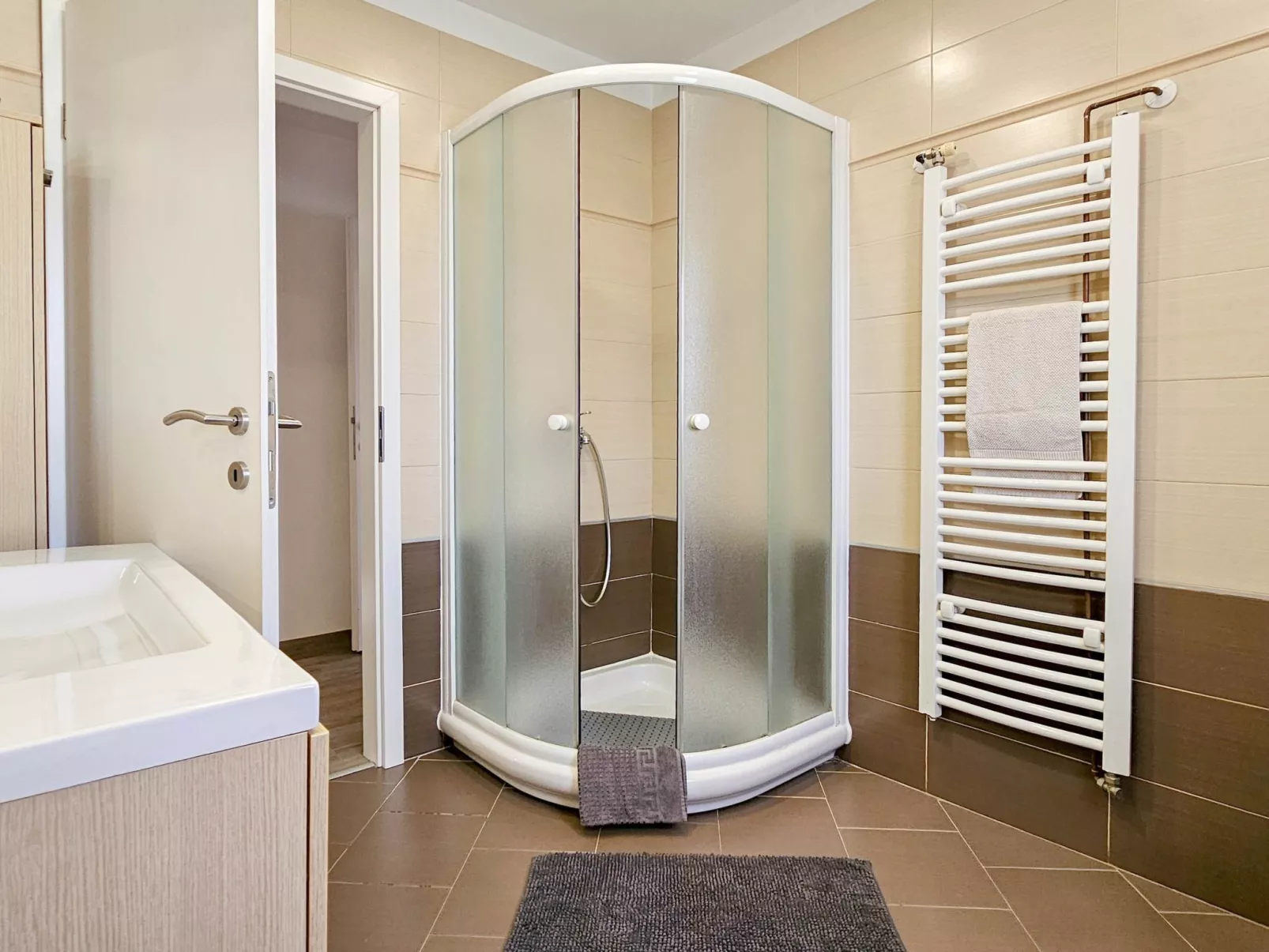 "Ines A5" mit Balkon-Dedans