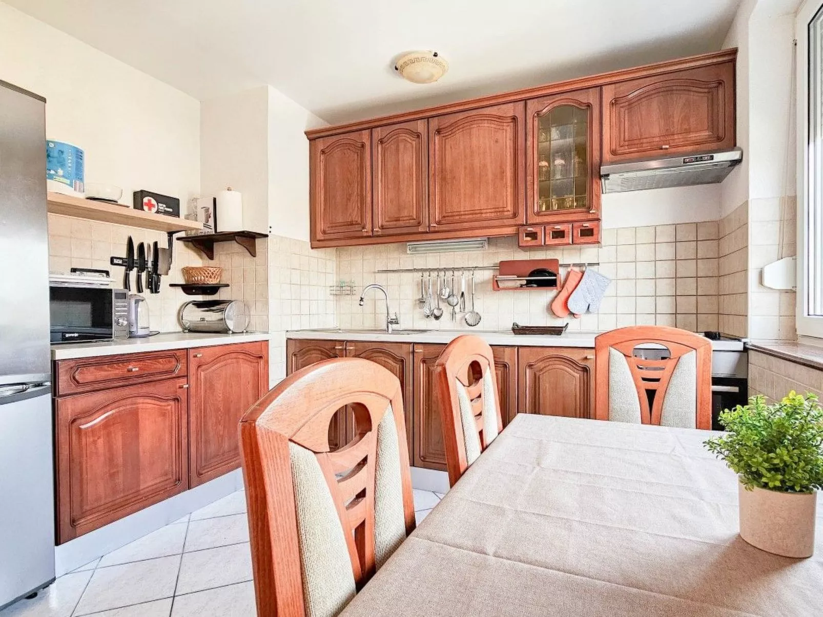 Wohnung im Zentrum mit einem Balkon-Drinnen