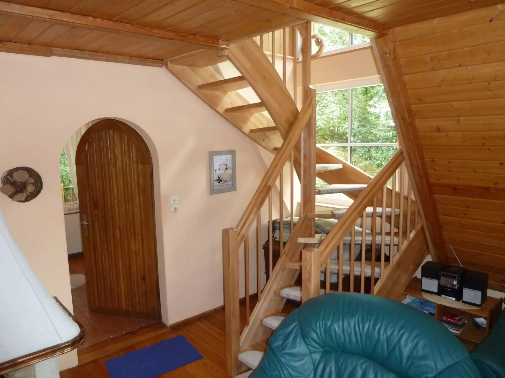 In ruhiger Lage am Waldrand mit Terrasse und großem Grundstück