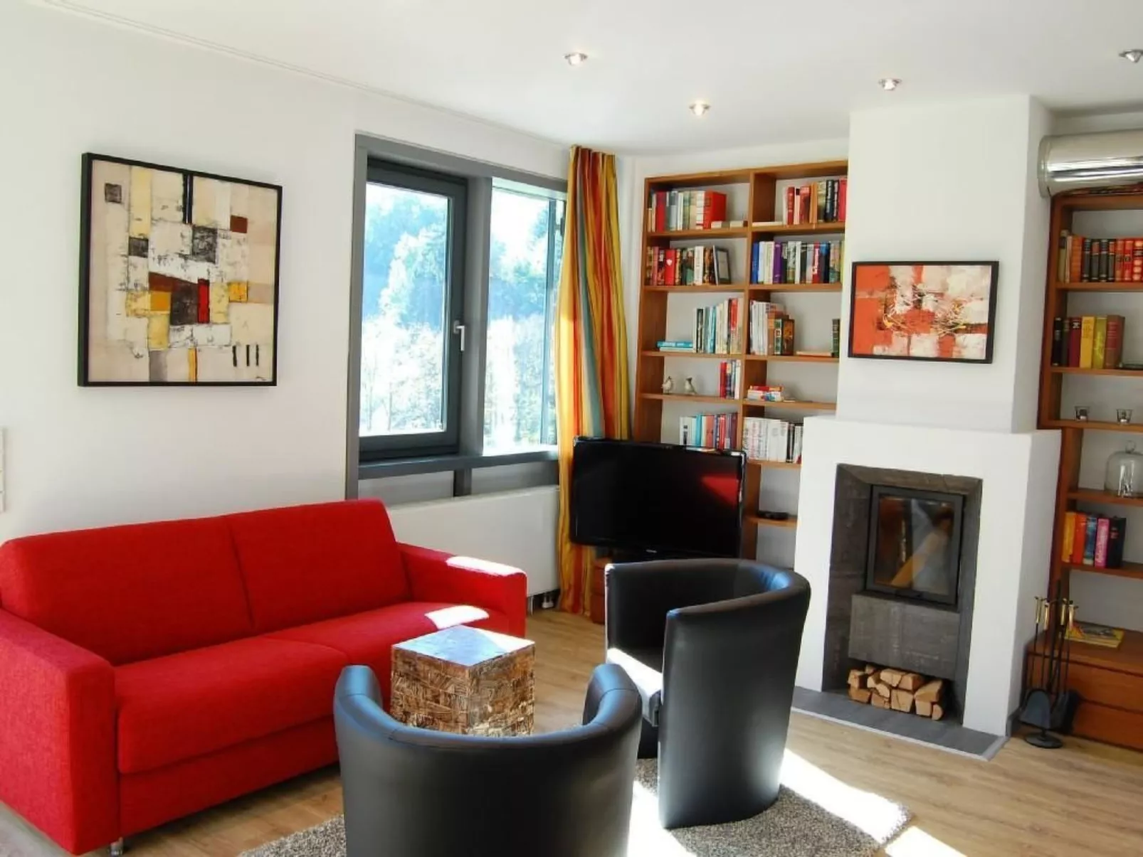 Modernes Luxusapartment am Hang, Wellnessbereich