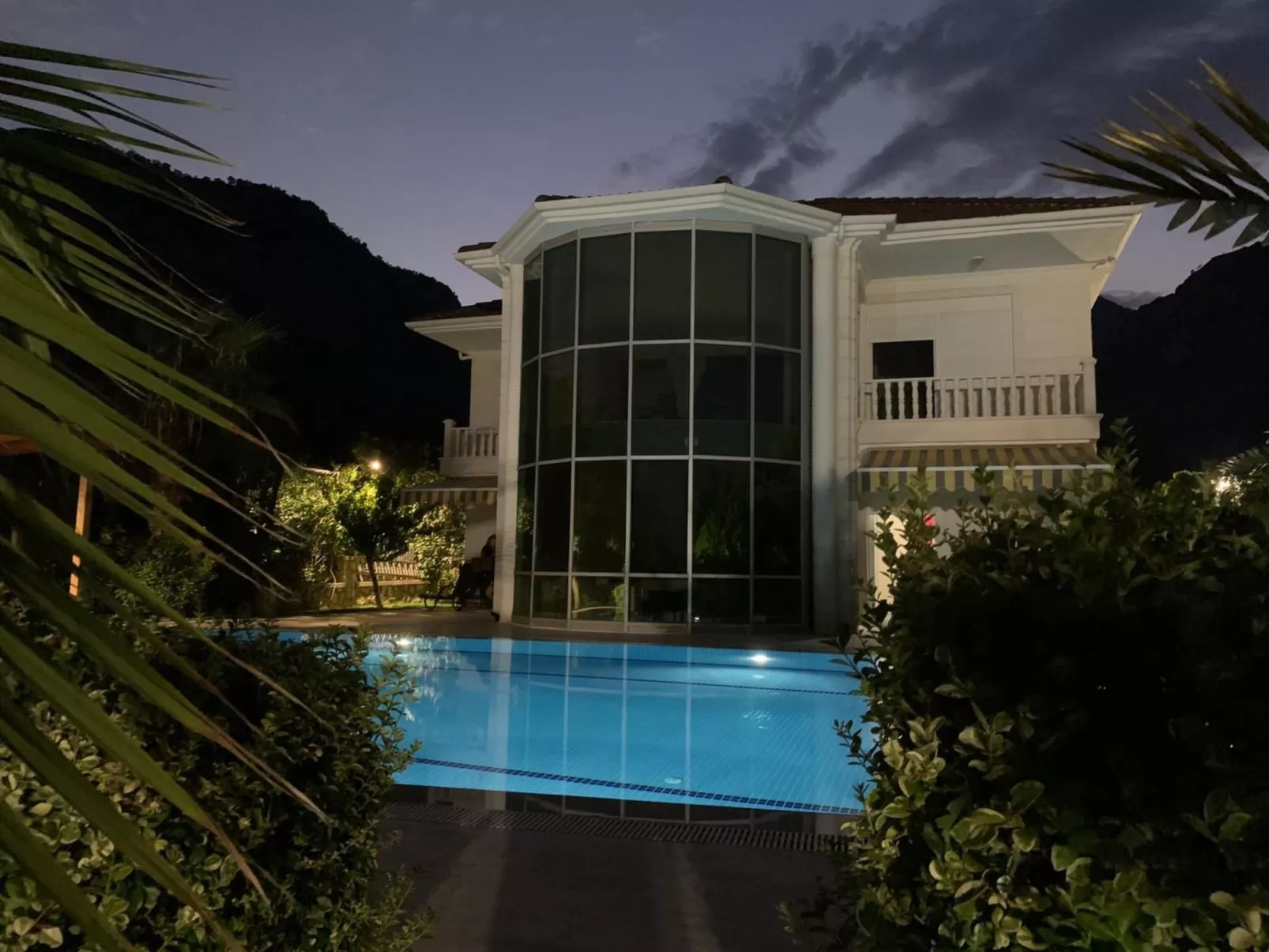 Mit Terrasse-Outside