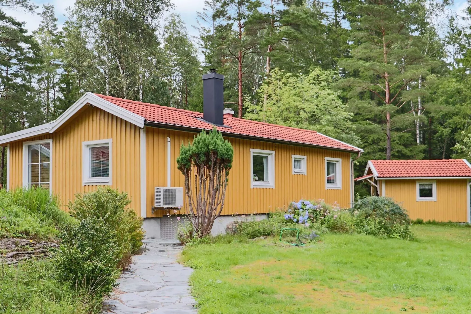 4 person holiday home in Fjärås-By Traum