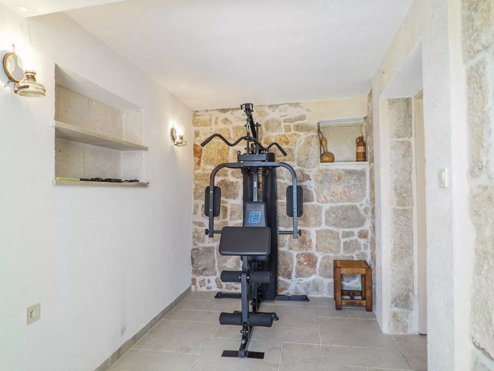 In Zagvozd mit Privatem Pool-Inside