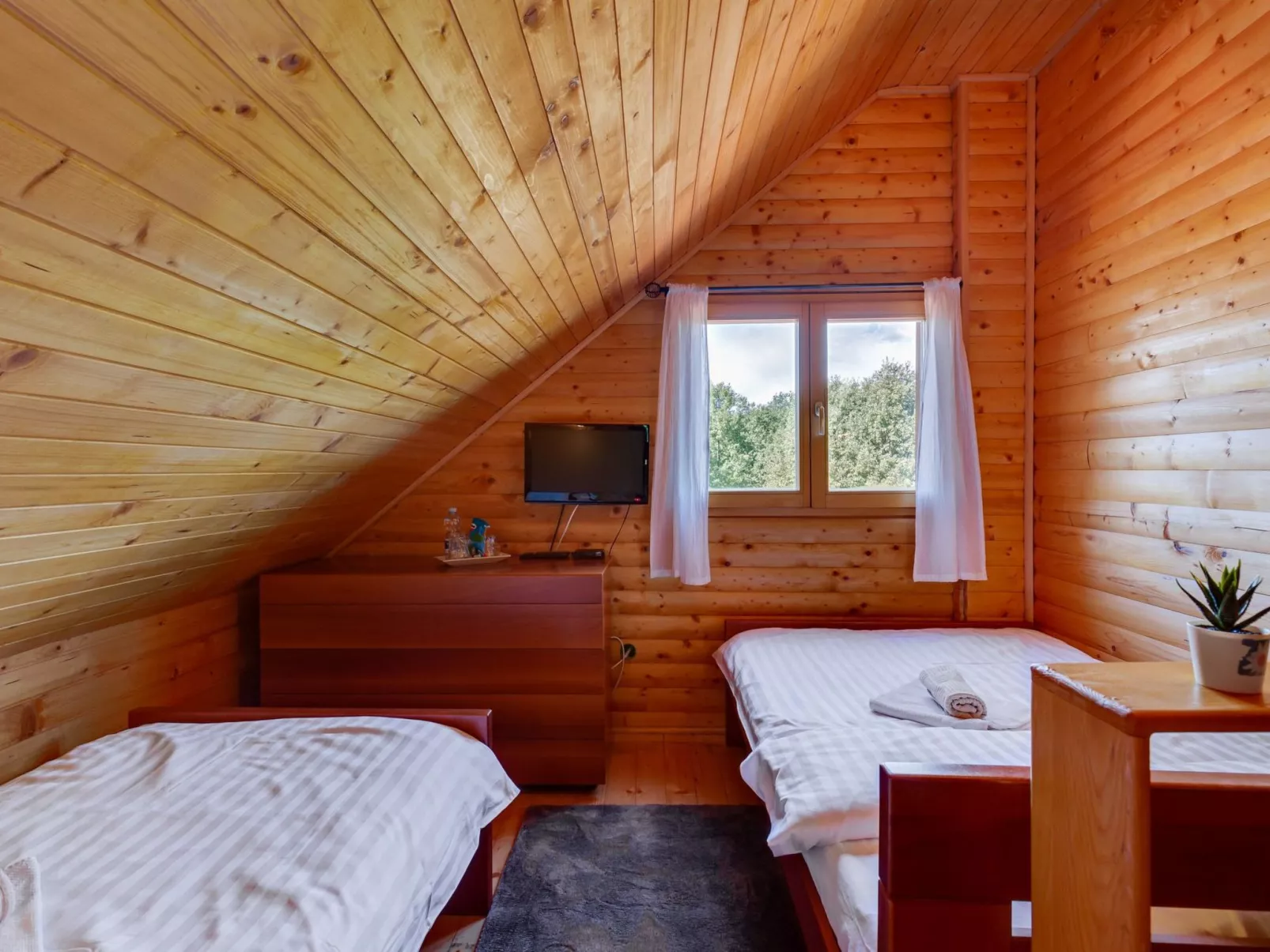 Mala vila Rebeka -großer SwimmingPool-Dedans