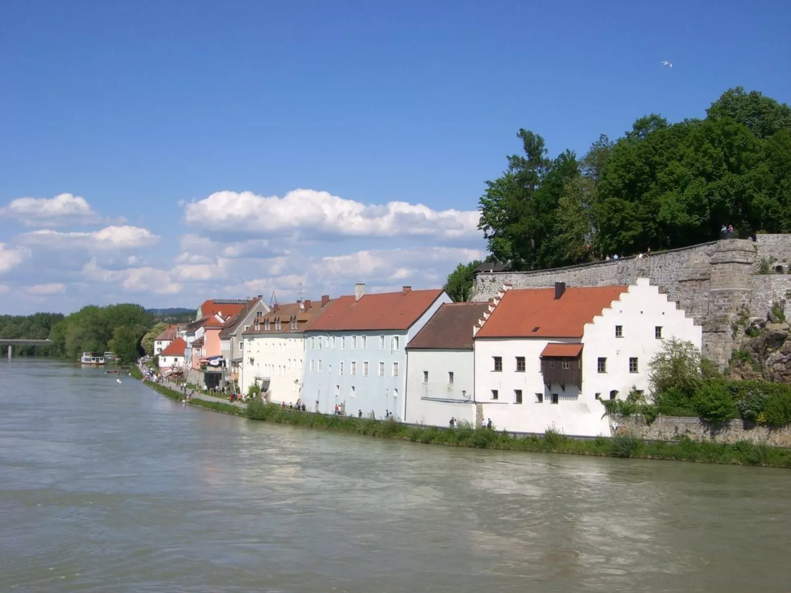 Herrliche Ferienwohnung mit Grill und Garten