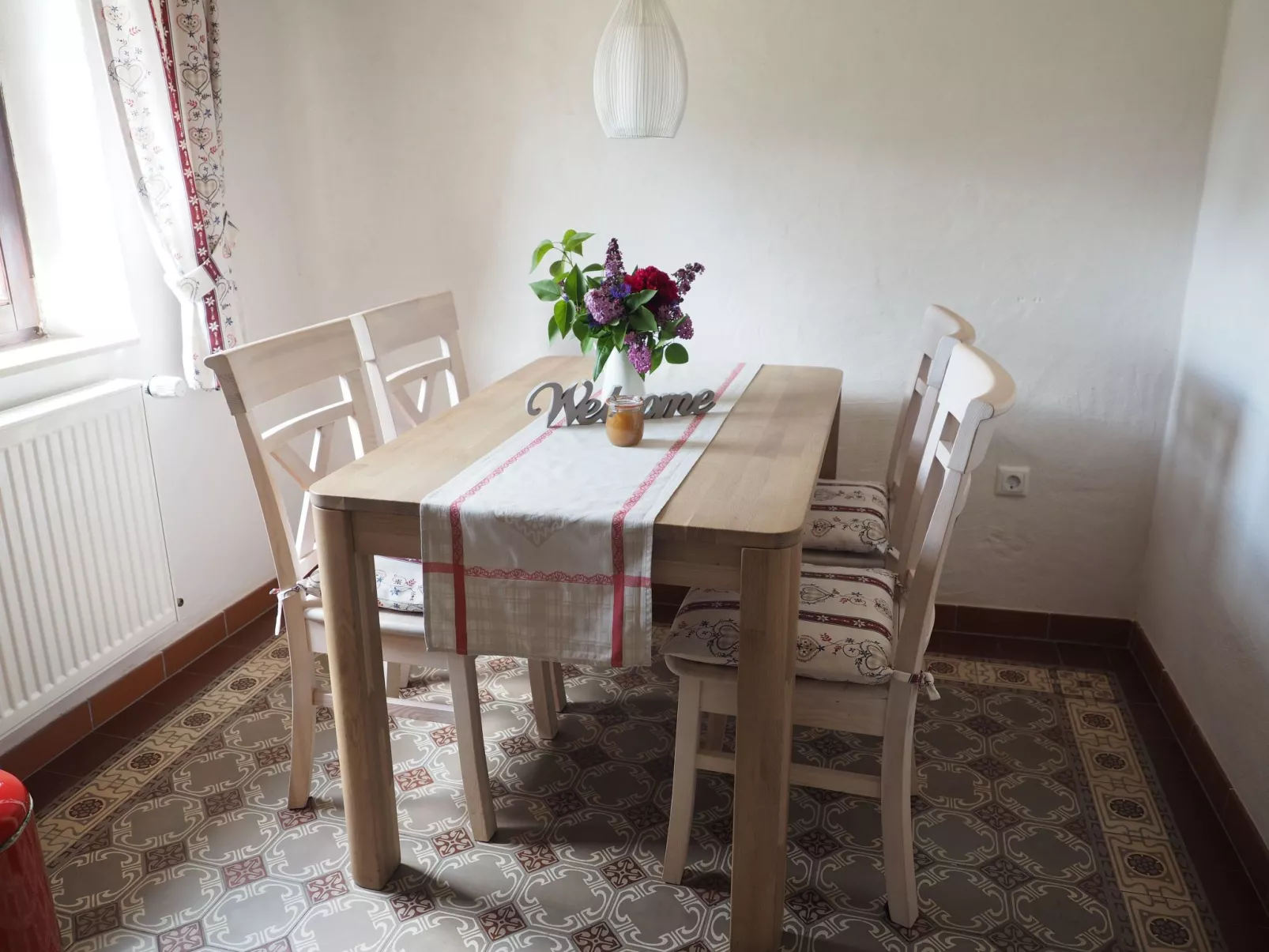Hochwertige Ferienwohnung mit Terrasse und Garten